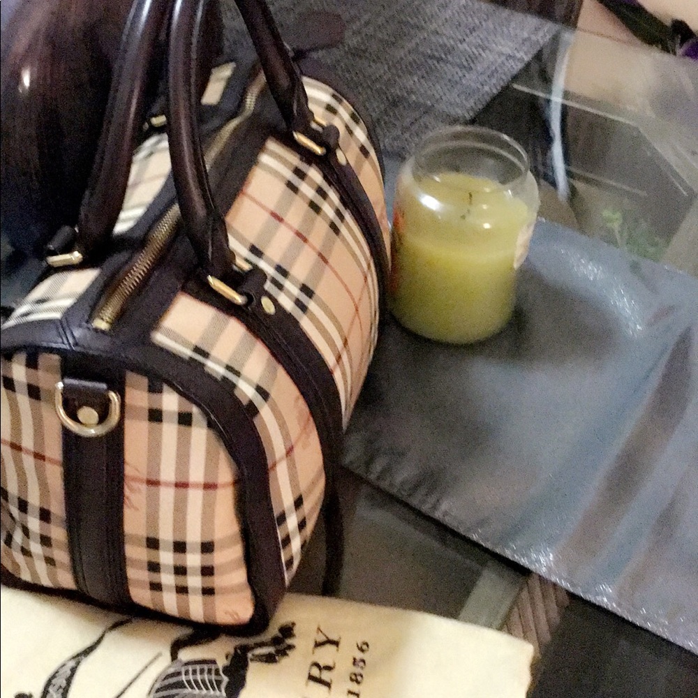 Burberry bag - Picture 3 of 8